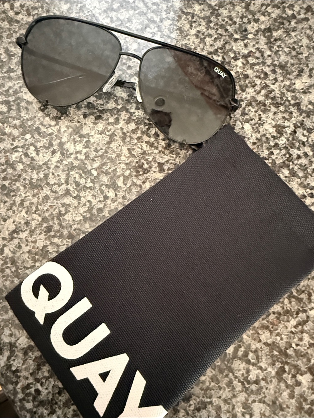 Quay Australia Black Metal Aviator Sunglasses - Picture 4 of 4